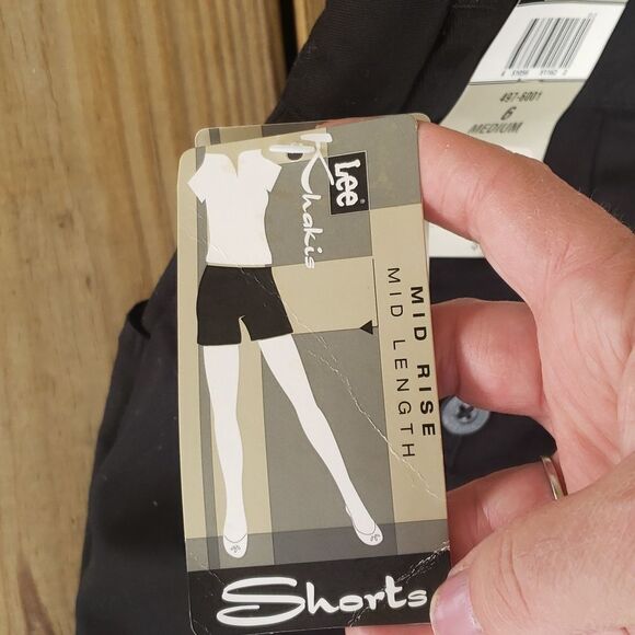 Lee women's black khakis mid rise shorts size 6 NWT - Picture 9 of 11
